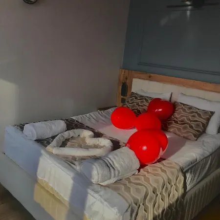 Newalla Old 3* Стамбул