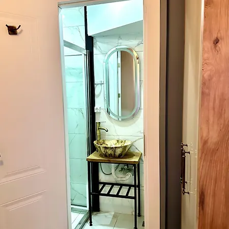 Newalla Old 3* Стамбул