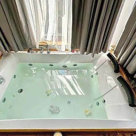 Otel Newalla Old 3*