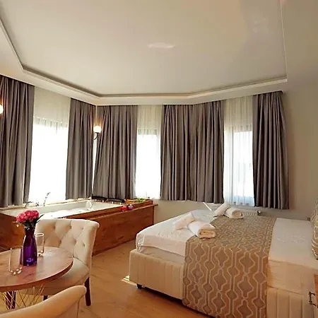 Newalla Old Hotel 3*
