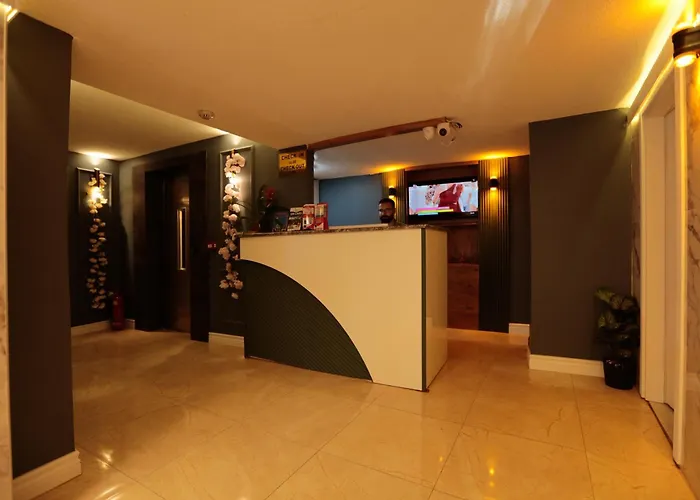 Hotel Newalla Old 3*