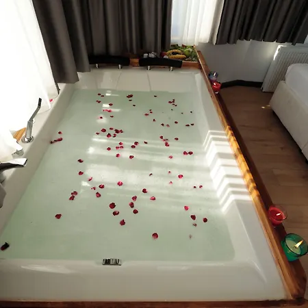 Newalla Old Hotel 3*